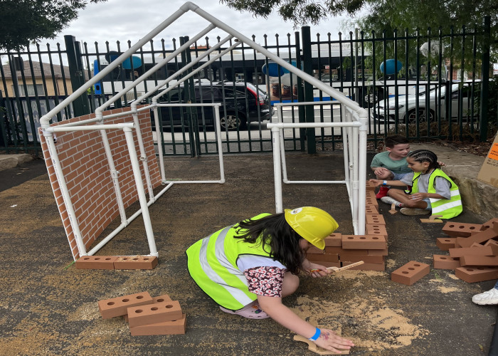 Junior Builders - Pipe House Brick Construction
